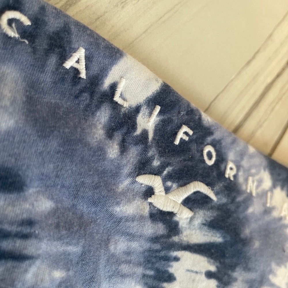 “holister” cali crop top